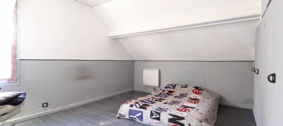 4 bedrooms House in Chateau-Renard, France No. 91982 15