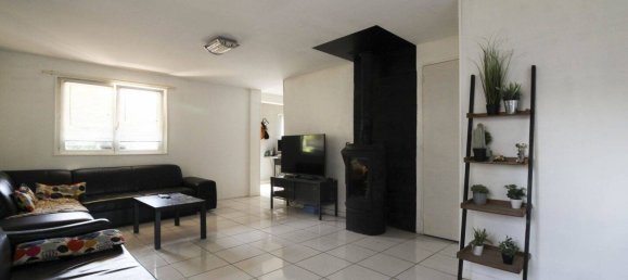 4 bedrooms House in Chateau-Renard, France No. 91982 6