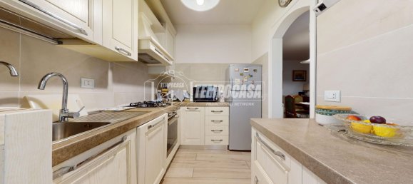 3 rooms Apartment in Bologna, Italy No. 258120 24