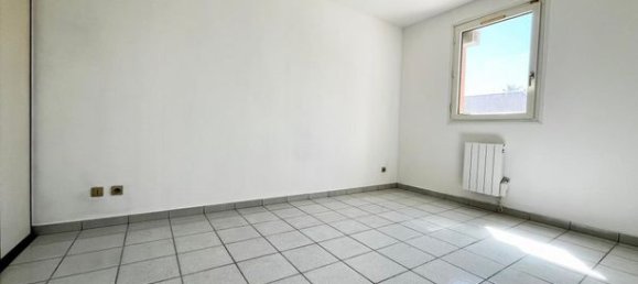 Apartamento de 2 dormitorios en Istres, France No. 289651 5