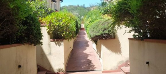 Квартира с 3 спальнями в Капальбио, Италия № 62401 36