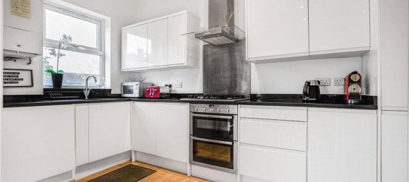 2 bedrooms Apartment in London, United Kingdom No. 8684 3