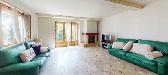 2 bedrooms House in Soissons, France No. 213052 3