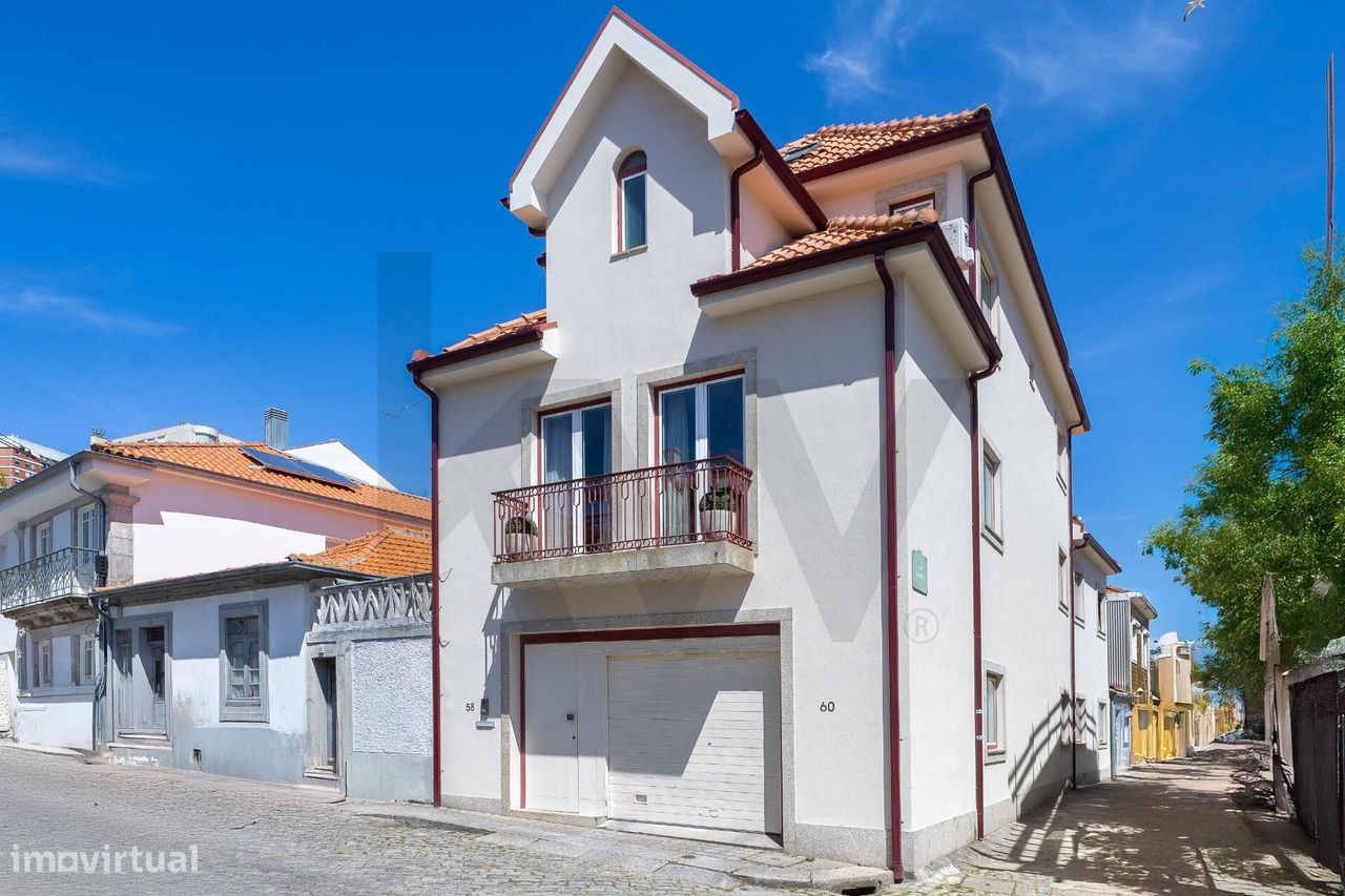 4 bedrooms House in Porto, Portugal No. 128113
