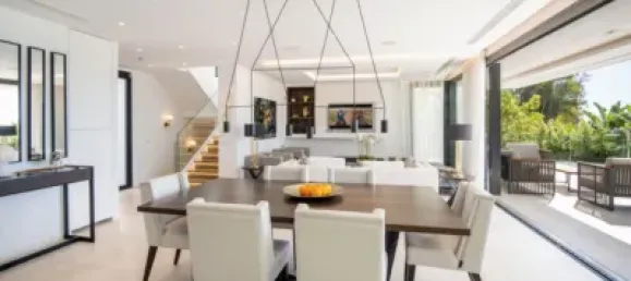 4 bedrooms Villa in Marbella, Spain No. 55970 3