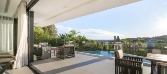 4 bedrooms Villa in Marbella, Spain No. 55970 7