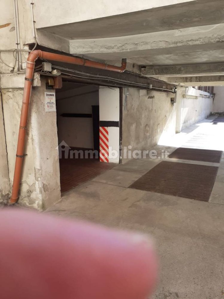 23m² Garage in Milan, Italy No. 374672