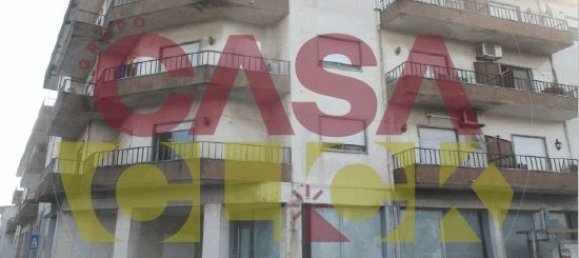 330m² Commercial property in Abrantes, Portugal No. 82149 5