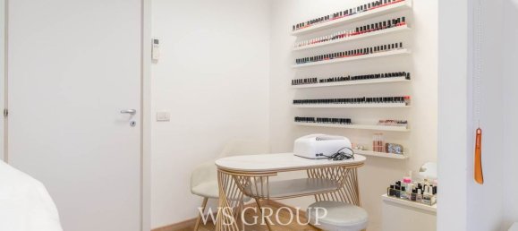 74m² Commercial property in Monza, Italy No. 12424 10