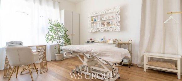 74m² Commercial property in Monza, Italy No. 12424 14