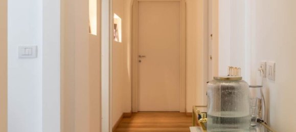 74m² Commercial property in Monza, Italy No. 12424 6