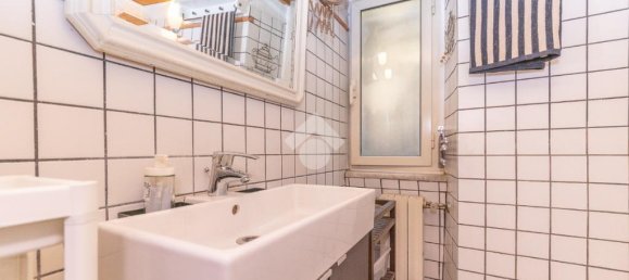 1 bedroom Apartment in Rome, Italy No. 359959 11