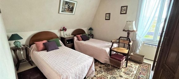 Квартира с 3 спальнями в Бурж, Франция № 154001 10