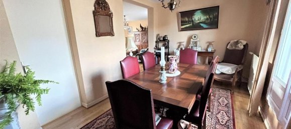 Квартира с 3 спальнями в Бурж, Франция № 154001 5