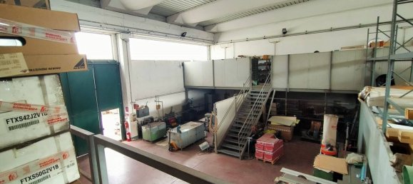 652m² Warehouse in Terni, Italy No. 313978 3