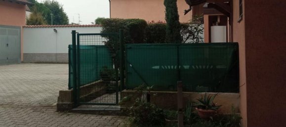 Studio in Bovisio Masciago, Italy No. 31683 25