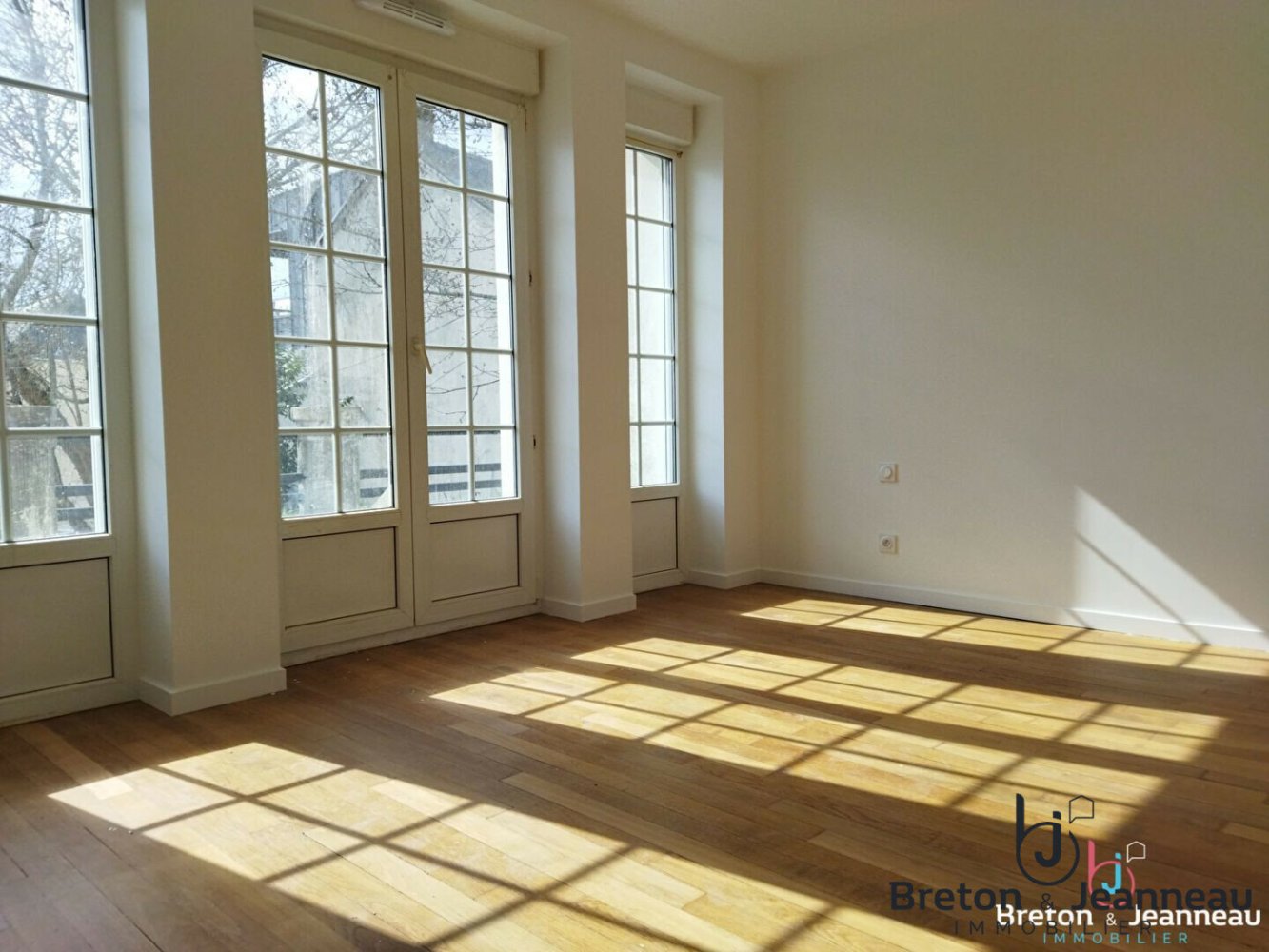 2 bedrooms Apartment in Mayenne, France No. 357855