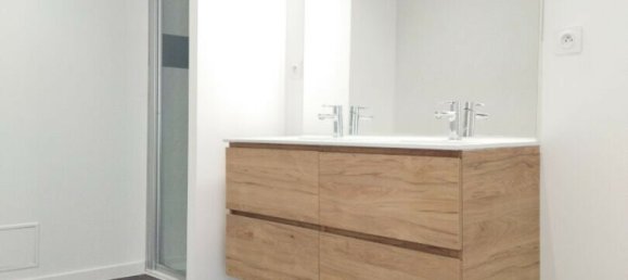 2 bedrooms Apartment in Mayenne, France No. 357855 2