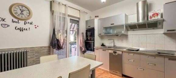 4 rooms House in Como, Italy No. 28232 5