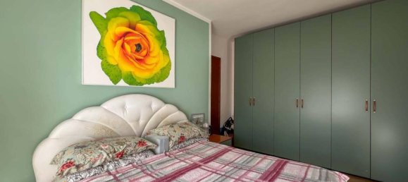 4 rooms House in Como, Italy No. 28232 11