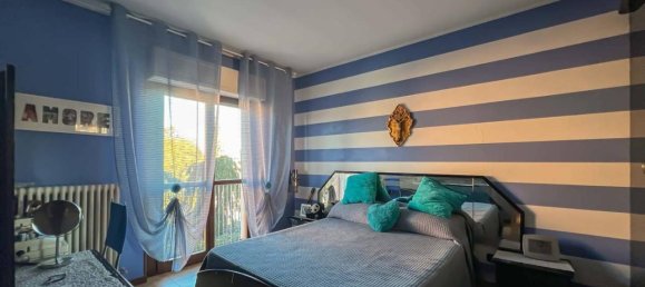 4 rooms House in Como, Italy No. 28232 12