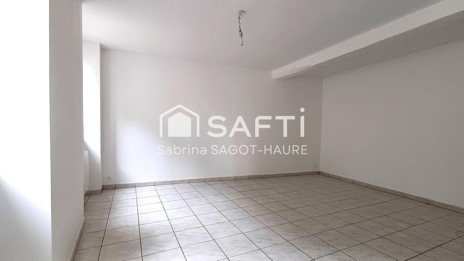 Casa T2 em Issoudun, France N.º 220149