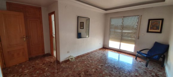 4 bedrooms Apartment in Albal, Spain No. 131853 5