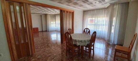 4 bedrooms Apartment in Albal, Spain No. 131853 2