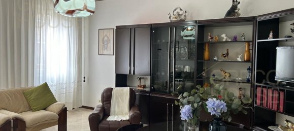 3 rooms Apartment in Castelletto sopra Ticino, Italy No. 216993 2