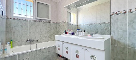 3 bedrooms House in Roquebrune-sur-Argens, France No. 353232 5