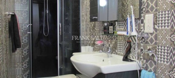 2 bedrooms Penthouse in Sliema, Malta No. 3894 18