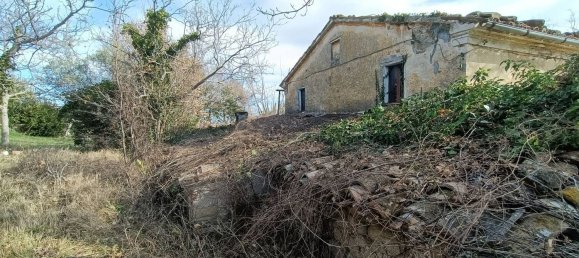 5 rooms House in Tolentino, Italy No. 21113 12