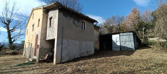 5 rooms House in Tolentino, Italy No. 21113 2