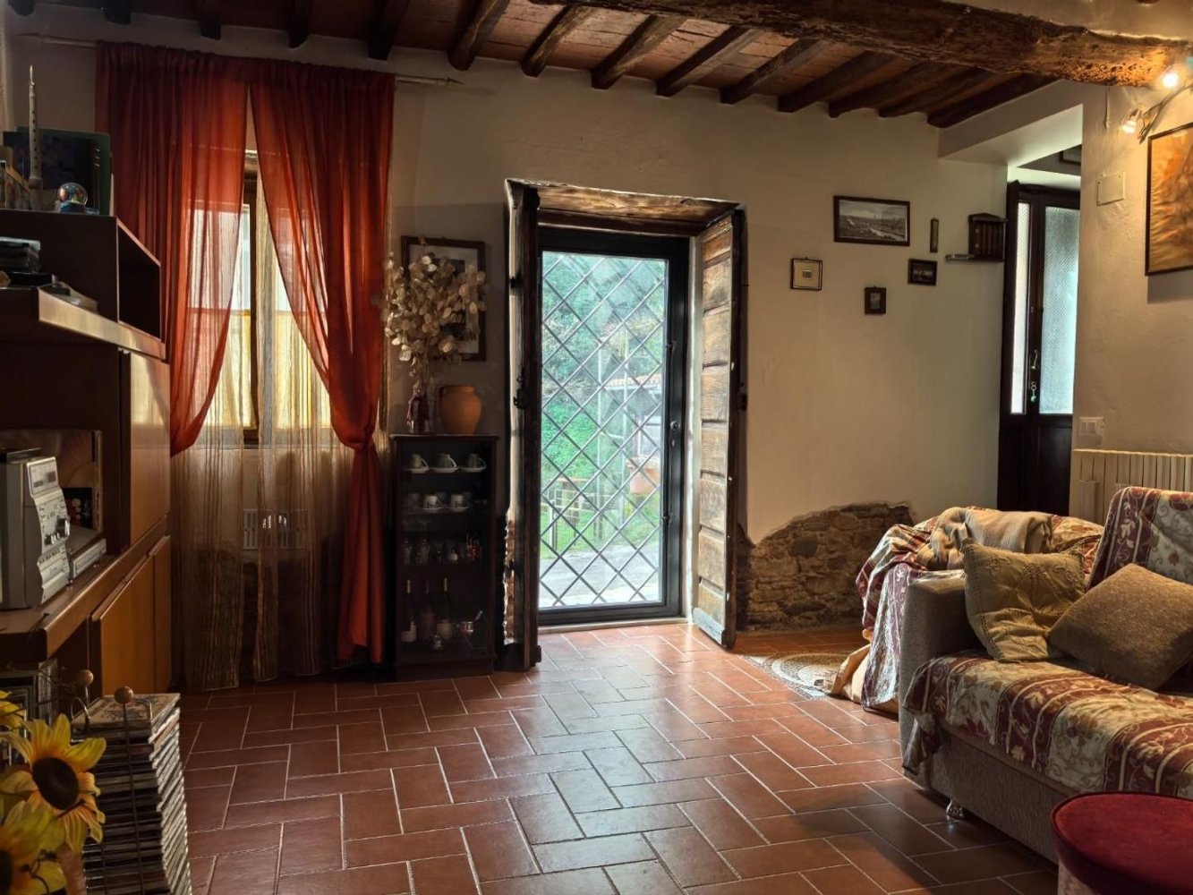 7 rooms House in Buti, Italy No. 285683