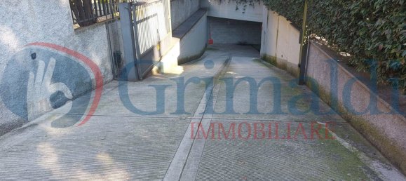 Гараж 25м² в Монца, Италия № 54173 2