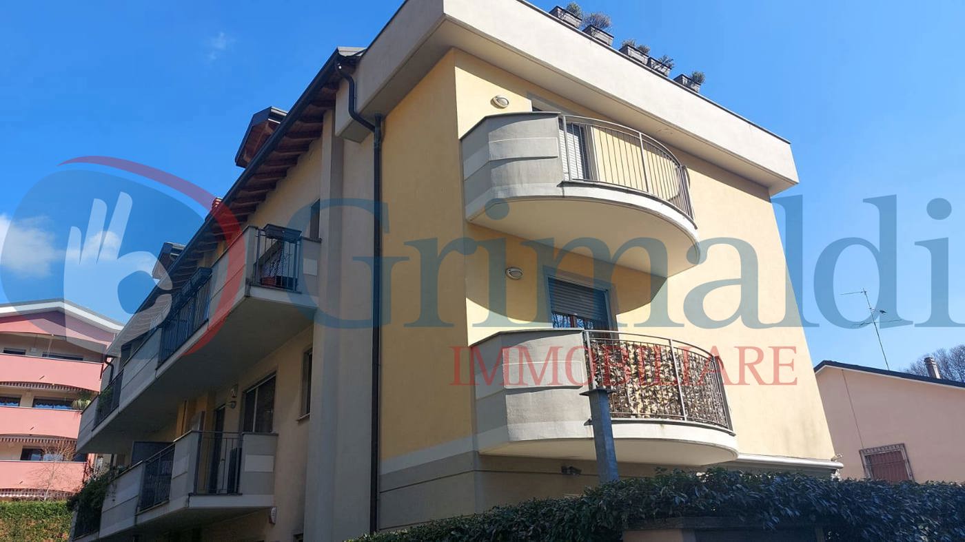 Гараж 25м² в Монца, Италия № 54173