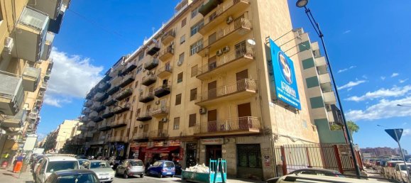 4 Schlafzimmer Wohnung in Palermo, Italy, Nr. 360029 3