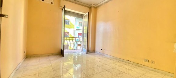 4 Schlafzimmer Wohnung in Palermo, Italy, Nr. 360029 8
