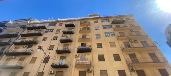 4 Schlafzimmer Wohnung in Palermo, Italy, Nr. 360029 4