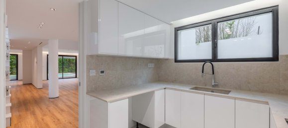 5 bedrooms Villa in Cascais, Portugal No. 197921 10