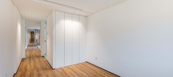 5 bedrooms Villa in Cascais, Portugal No. 197921 5