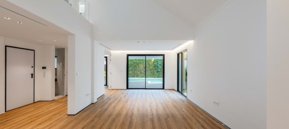 5 bedrooms Villa in Cascais, Portugal No. 197921 12