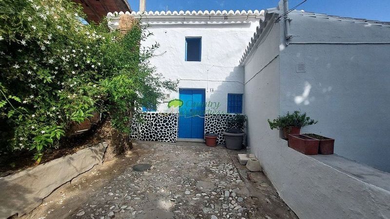 4 bedrooms Villa in Sayalonga, Spain No. 223426