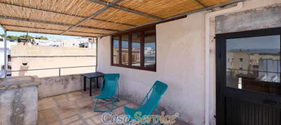 Apartamento de 3 habitaciónes en Matino, Italy No. 232869 2