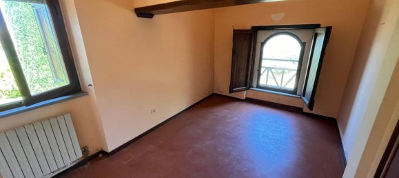 95m² Commercial property in Spoleto, Italy No. 271680 34