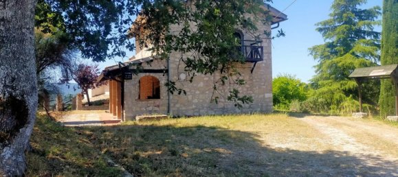 95m² Commercial property in Spoleto, Italy No. 271680 2