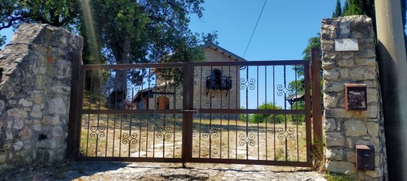 95m² Commercial property in Spoleto, Italy No. 271680 6