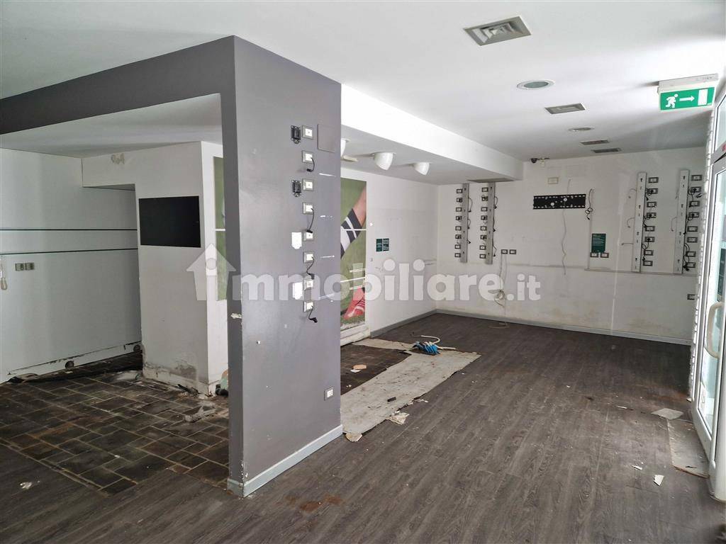 2-Zimmer Gewerbliche Immobilie in Gorizia, Italy, Nr. 167908