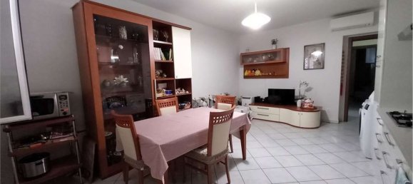 2 bedrooms Apartment in Prato, Italy No. 323604 4