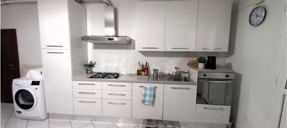 2 bedrooms Apartment in Prato, Italy No. 323604 6